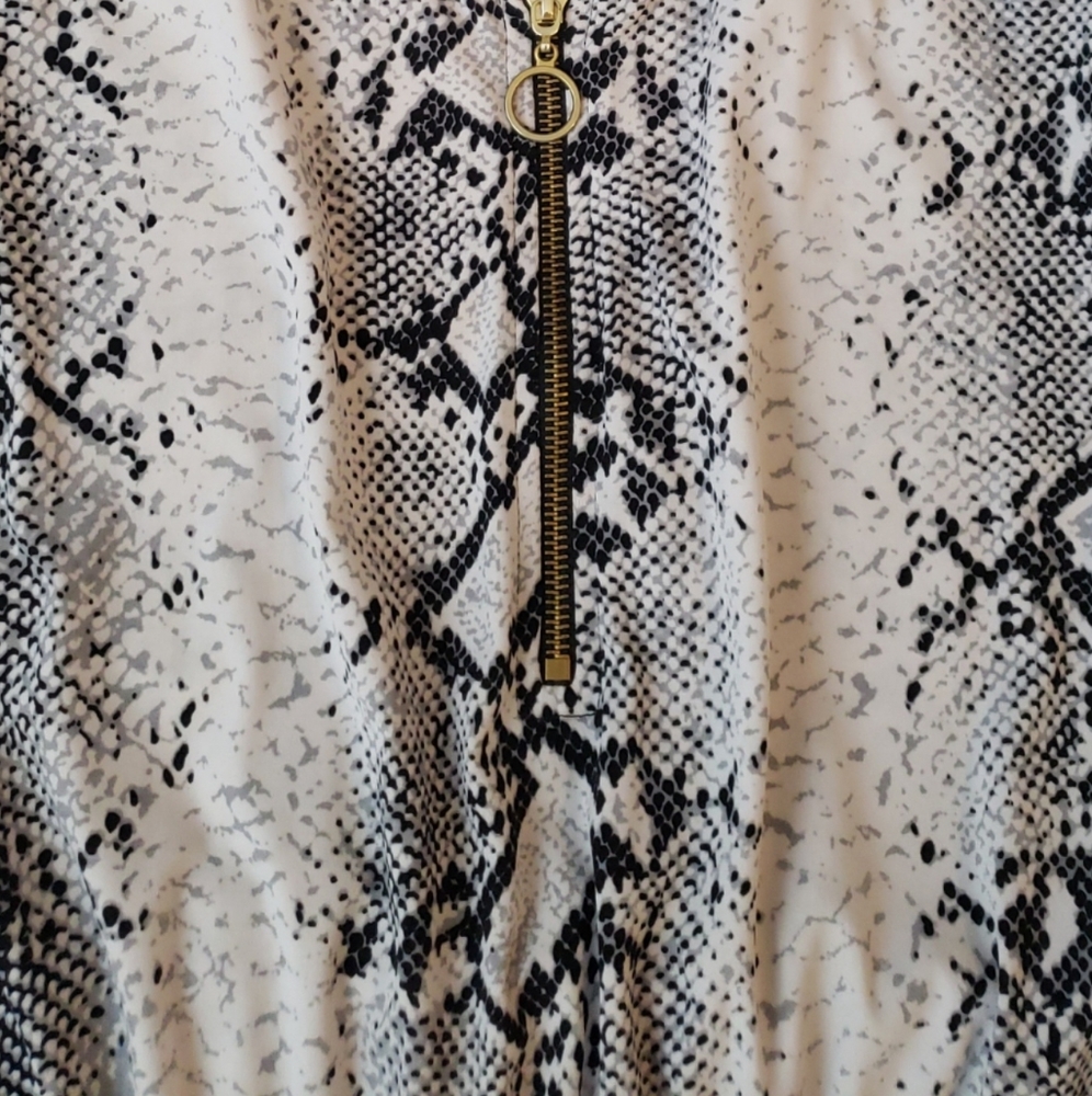 Jumpsuit - Picture 5 of 8